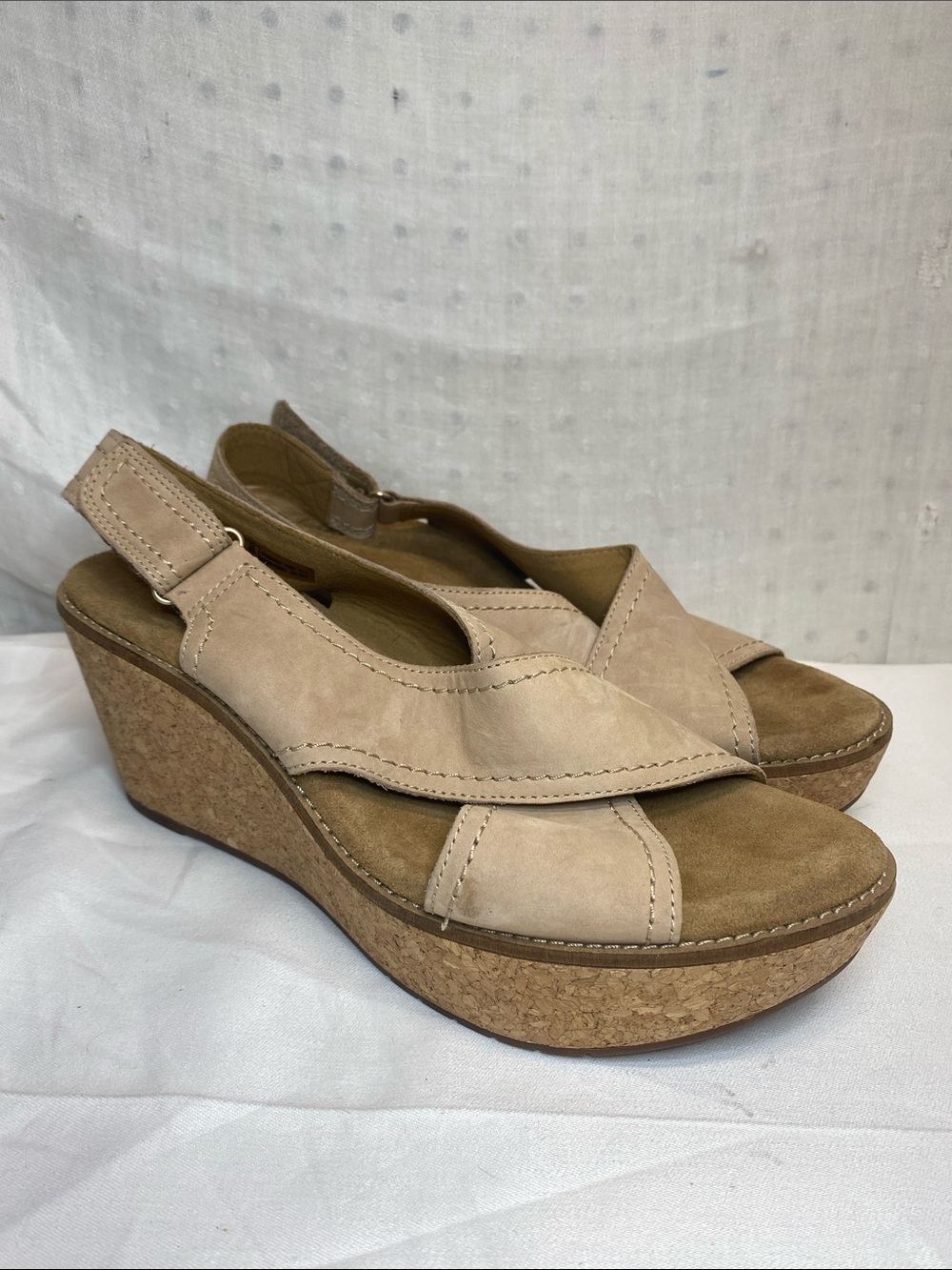 Clarks Aisley Tulip Sandals Tan cork wedge Size 9.5M